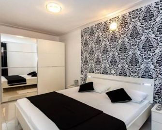 Sara Apartments Malinska - Malinska - Quarto