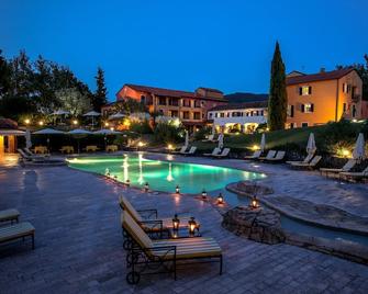 La Meridiana Hotel & Golf Resort - Garlenda - Piscina