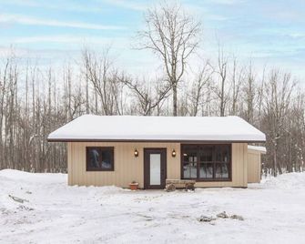 Pet Friendly-Secluded-Fire Pit-300mbps internet - Brainerd - Building