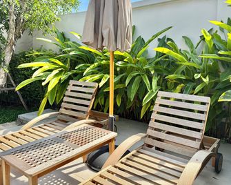 Botanica Modern By Villacarte 159/31 - Si Sunthon - Hàng hiên