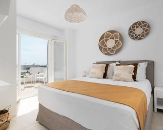 Luxury villa with private outdoor swimming pool, 5 min walk from the sea. - Naxos - Camera da letto