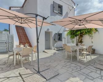 Casina Napoleonica - Lacona - Patio