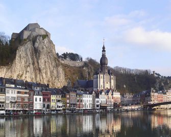Ibis Dinant Centre - Dinant - Edificio