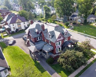 Cozy Corner Near Upmc & Downtown - Williamsport