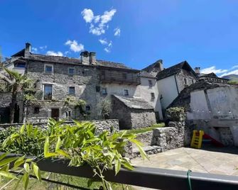 Antica casa Noce Rivoria - Masera
