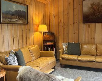 The Boscobel Cottage | 120 Acre Farm Stay w/ Wood Fired Hot Tub! - Sutton Forest