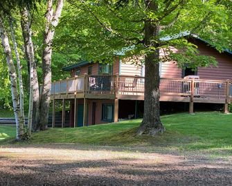 Find your Adventure at Lazy Moose Cabin on Beautiful Moose Lake/Wireless Int. - Hayward - Gebouw