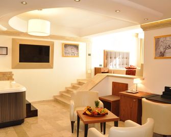 Bhb Hotel - Manduria