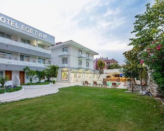 Ege Tulip - Cesme - Building