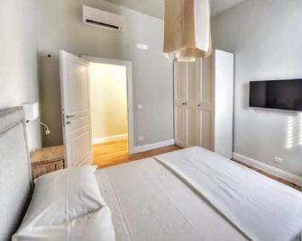 Domus D'Angelo B&B - Formia - Camera da letto