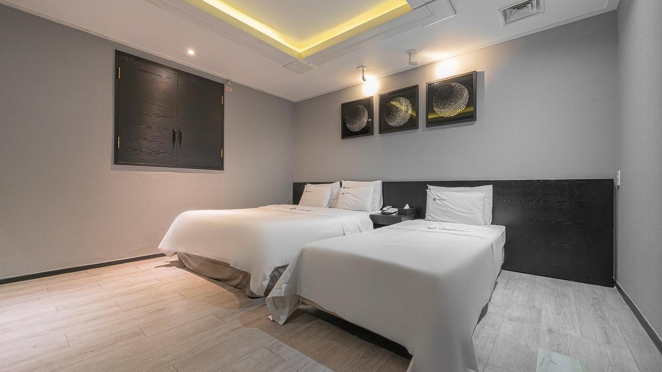 Urban Nest Hotel