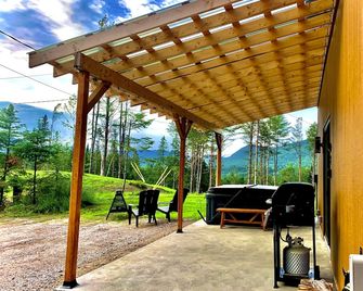 Valley view north arm#spas#outdoor fireplace#nature#guaranteed fun - Portneuf - Patio