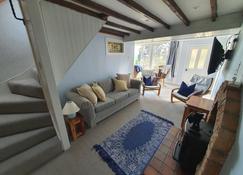 Cromla Cottage - Isle of Arran - Living room