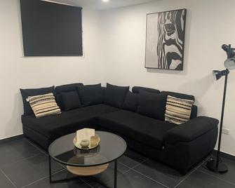 Paradiso Apartments - 1 Bdr - Oranjestad - Living room