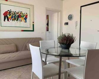 Cozy apartment in strategic location - Modena