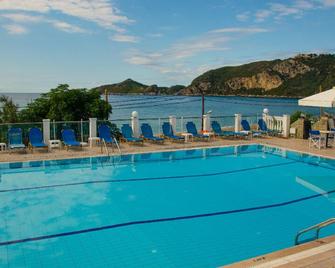 Belle Helene Hotel - Agios Georgios Pagon - Pool