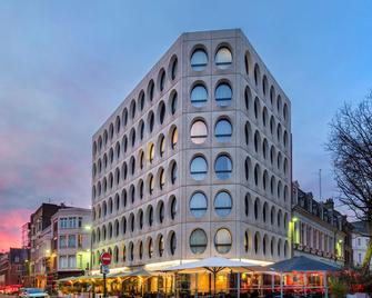 Best Western Premier Why Hotel - Lille - Building
