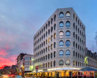 Best Western Premier Why Hotel - Lille - Building