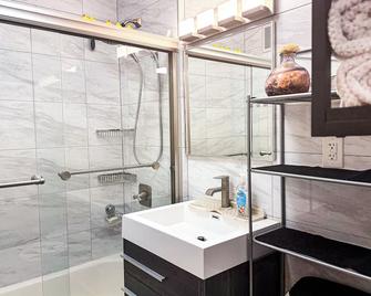 Newly Renovated 1br in Sunnyside - Close to Subway 20mins to City - Queens