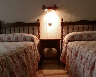 Hostal San Poul - Consuegra - Schlafzimmer