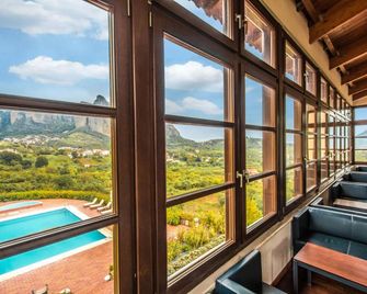 米特奥拉酒店 - 卡蘭巴卡 - 陽台