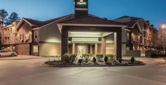 La Quinta Inn & Suites by Wyndham Flagstaff - Flagstaff - Gebouw