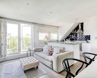 The Luxury 'Treehouse' - One bed Little Venice - London - Living room