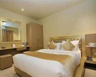 Imarat Hotel - Madikeri - Habitación