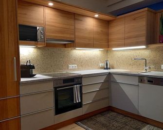 Apartment/Apartment, The 'Holzwerkstatt' - At The Carpenter's - Vorderstoder - Keuken
