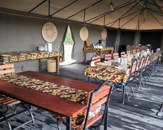 Julia's River Camp - Maasai Mara - Restaurant