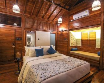 Toyam by Orchid Hotels - Pune - Bedroom
