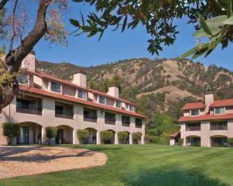 Clearlake - Watersports by day, wine gems by night - Nice - Edificio