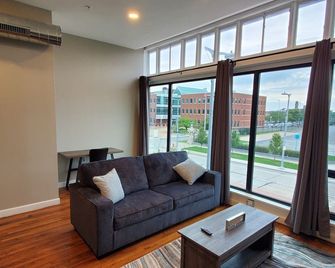 Midtown Landing - קליבלנד - סלון