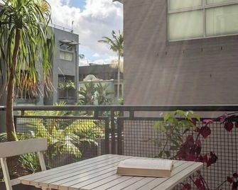 'Laube 105' Modern Inner-city Sanctuary with Balcony - Sydney - Balcony