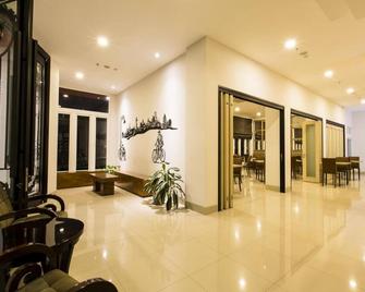 Sparks Odeon Sukabumi, Artotel Curated - Sukabumi - Lobby