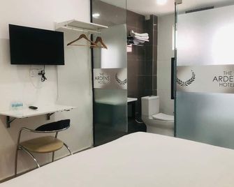 The Ardens Hotel - Pekan Nenas, Pontian - Gelang Patah - Schlafzimmer