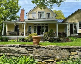 Green River Bridge Inn - Guilford - Edifício