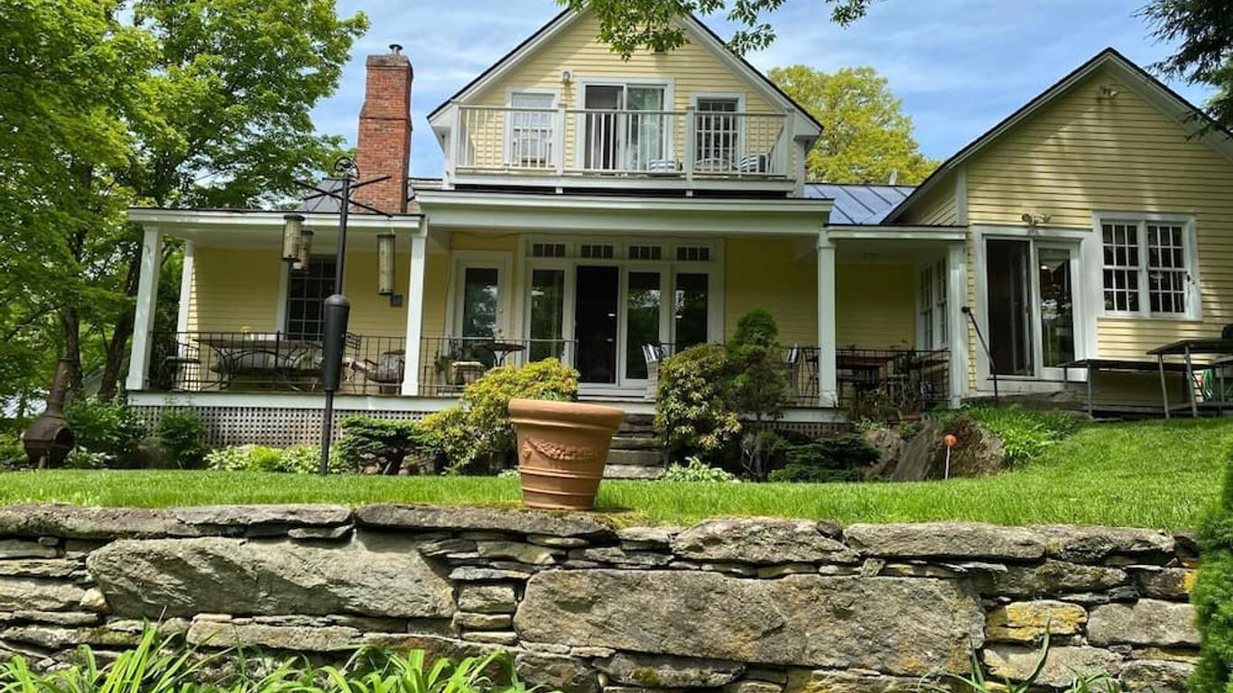 Green River Bridge Inn