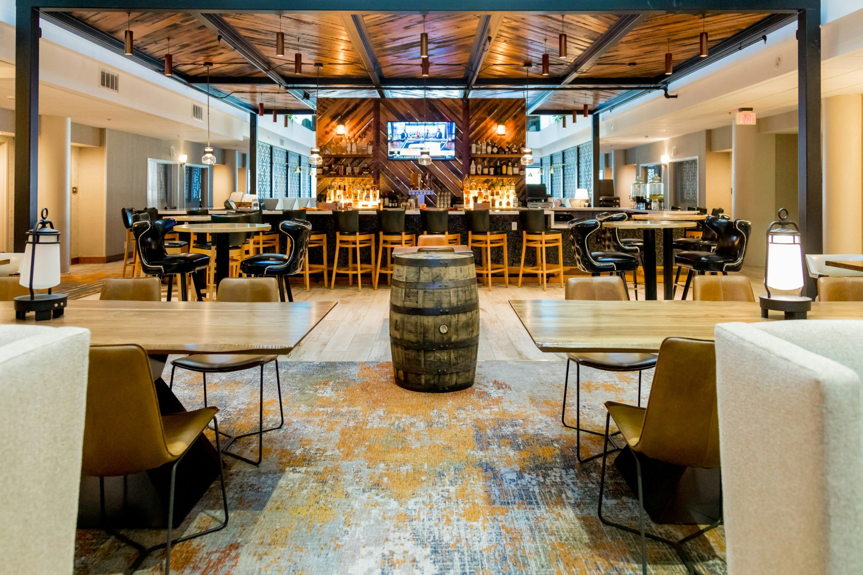 Embassy Suites by Hilton Lexington Green - Lexington - Bar