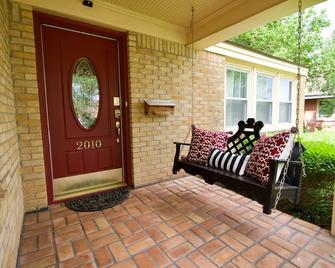 The Cottage Guest Home - Great Canyon Location, Near Wtamu And Palo Duro Canyon - Canyon - Patio