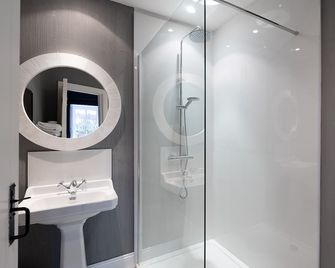 Barnabrow House - Midleton - Baño