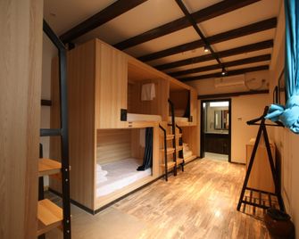 Lijiang Desti Youth Park Hostel - Lijiang - Bedroom