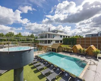 Take a Breather in Nature with Pool Access, On-Site Restaurant, and Bikes - Mill - Pool