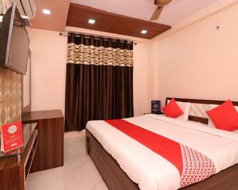 Hotel O Royal Paradise - Kota - Slaapkamer