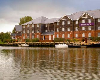 Premier Inn Isle Of Wight - Newport - Newport - Gebäude