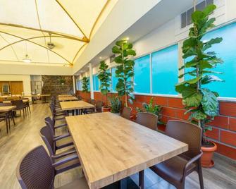 Honeydewwz Exoticaa Hotel & Resort - Chikamagalur - Restaurant