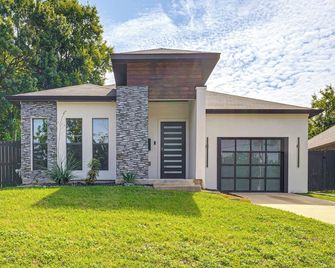 3 Mi to Dtwn: Dallas Getaway w/ Game Area! - Dallas - Edificio