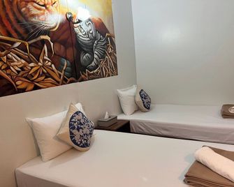 Phuket Old Town Hostel - Phuket