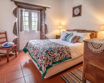 ألديا دا كوادا - Fajã Grande - غرفة نوم