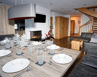 Ferienwohnung ' Schneeberg ' - Gut Stein - Mühlbach am Hochkönig - Eetruimte